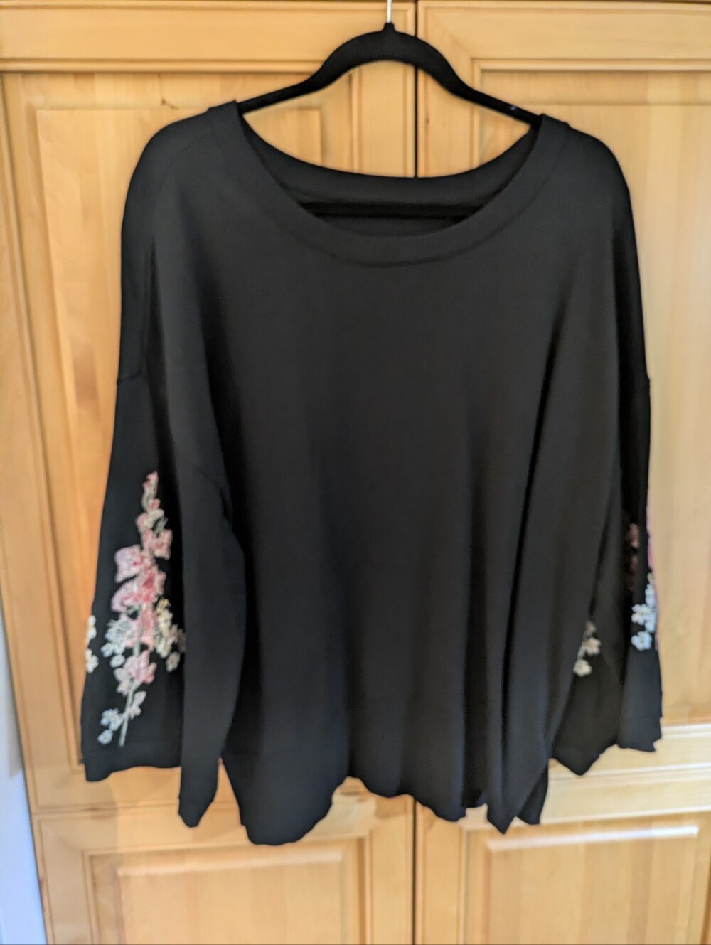 Embroidered Arm Top XL